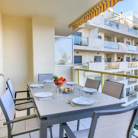Residencial Lagos Del Castillo Apartment *